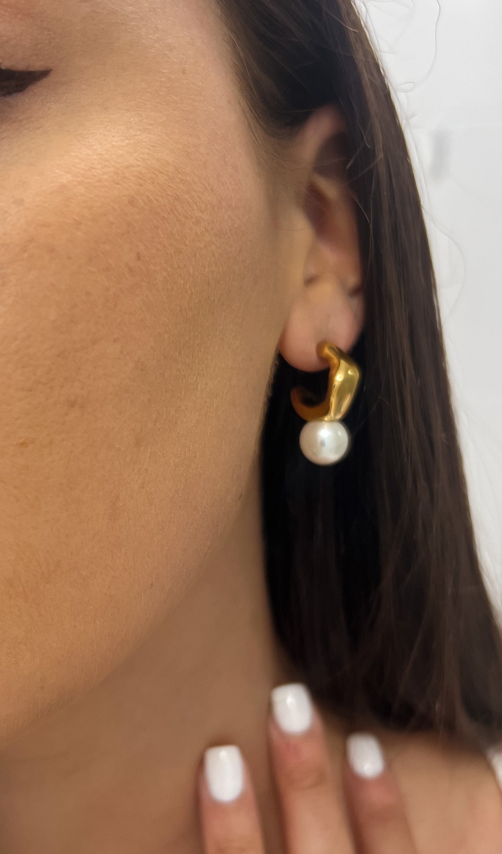 Pearly Studs