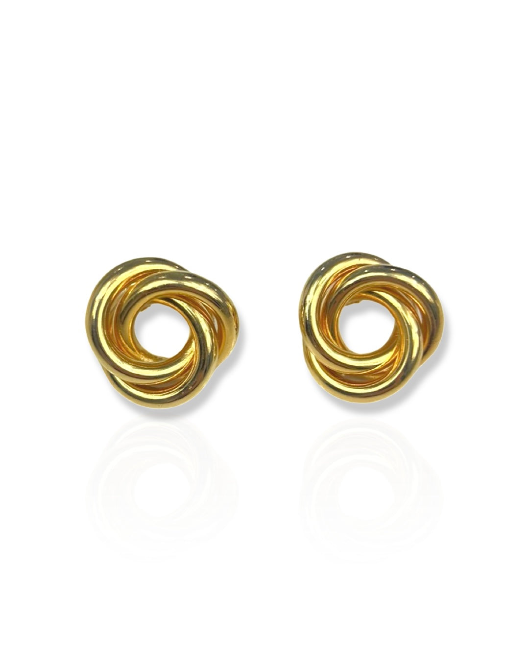 Larisa Studs