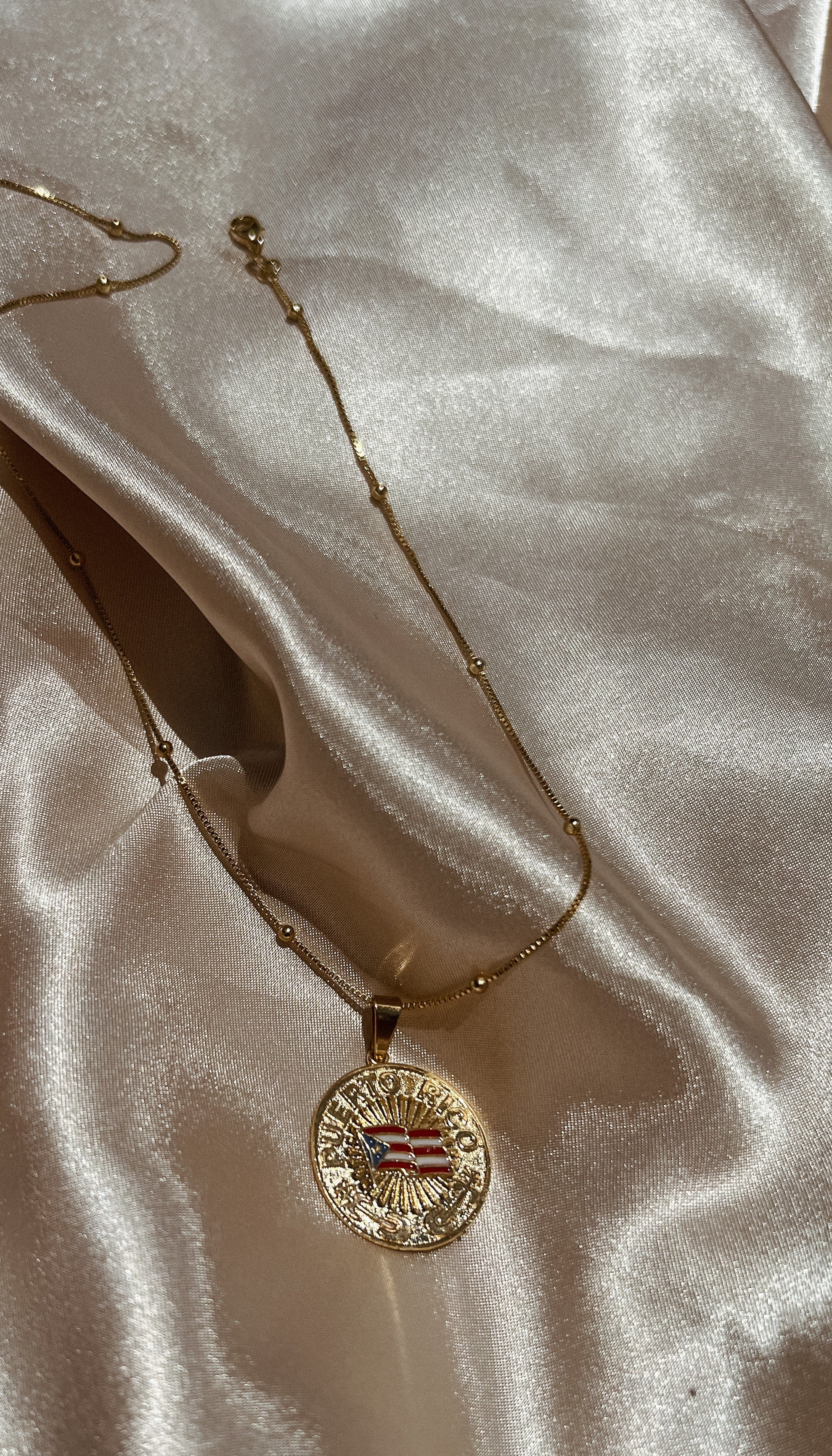 Un Verano sin ti PR necklace